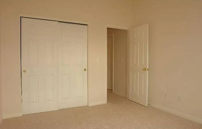 5225 White Willow Dr #B210 — Photo 8