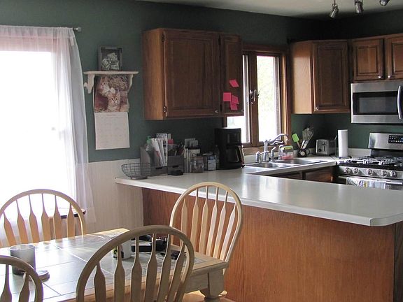 2nd image of 202 E Woodman St