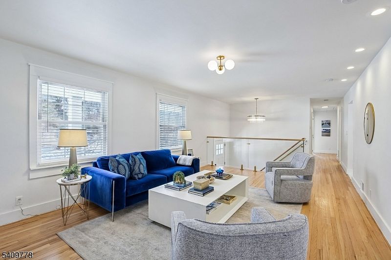 1st image of 91 Warren Rd