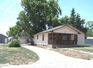 203 N Market St, Medicine Lodge, KS 67104