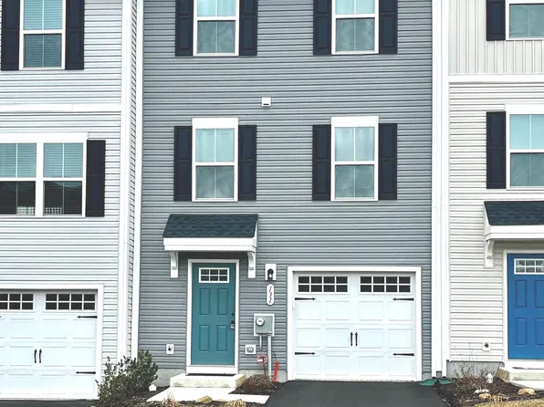 131 Hamilton Ln, Coatesville, PA 19320