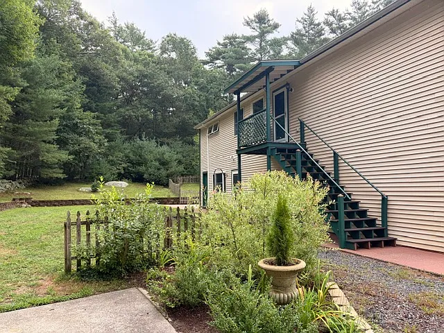 2 bed, 1200 sqft, $3,200 — Photo 3