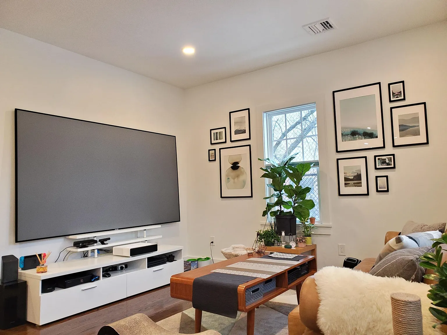 4 bed, 1306 sqft, $4,650 — Photo 4