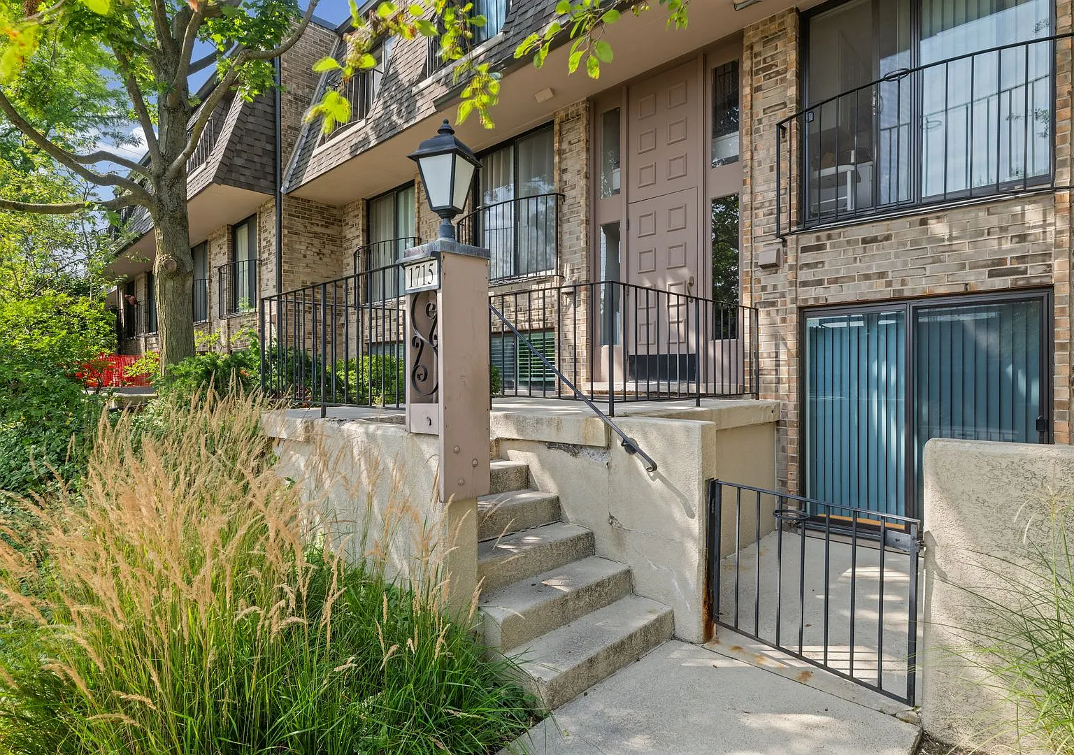 Beautifully Updated 2-Bed / 2-Bath Condo in Northfield Square — Photo 1