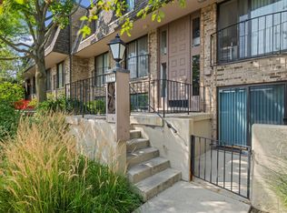 1715 Northfield Sq Unit F, Northfield, IL 60093
