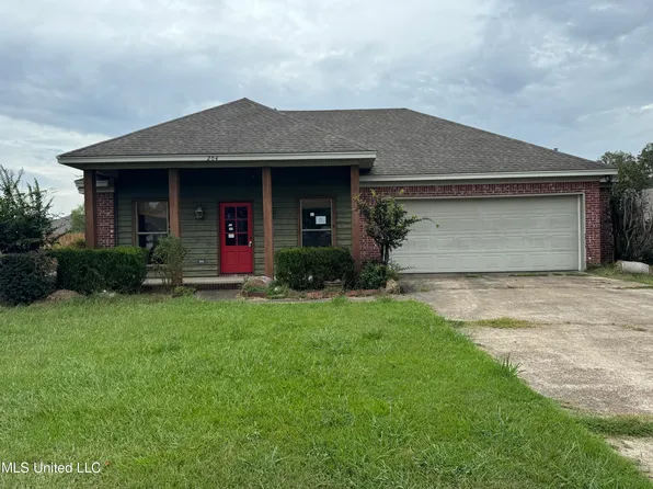 204 Oak Park Xing, Pearl, MS 39208