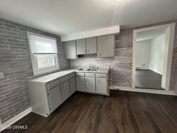 533 Chestnut St APT 2, Mifflinburg, PA 17844