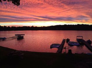 1261 Maxfield Rd, Hartland, MI 48353