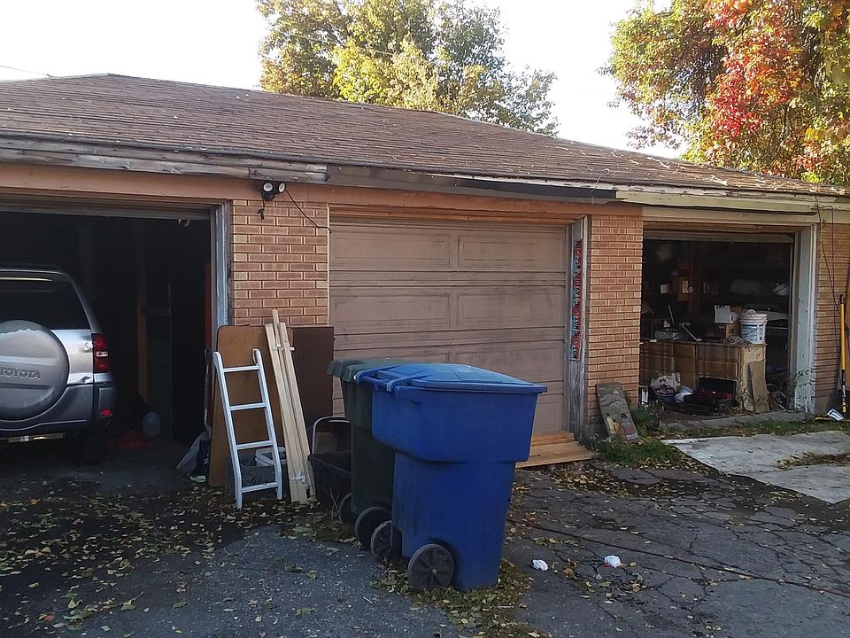 2nd image of 2543 Jackson Ave