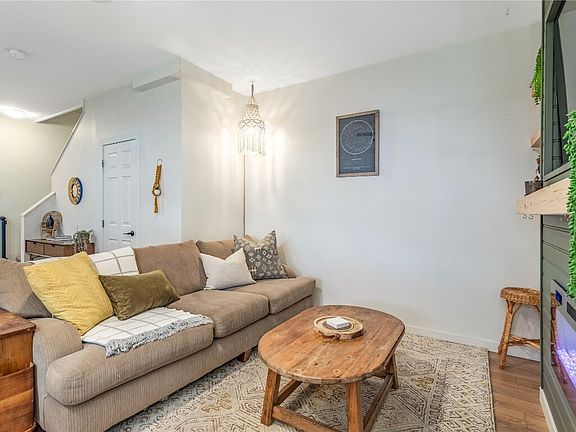 4th image of 515 Francis Ave #3