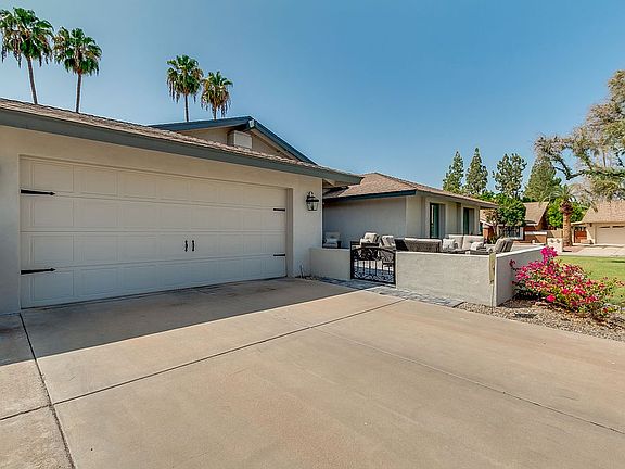 3rd image of 1859 E La Vieve Ln