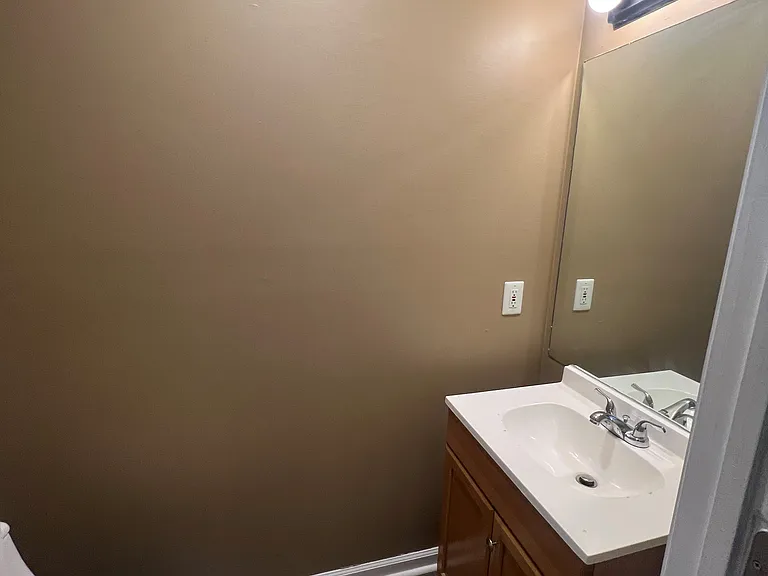 1052 Merrick Dr #1 — Photo 8