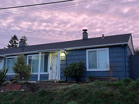 2nd image of 1729 Houston Ave