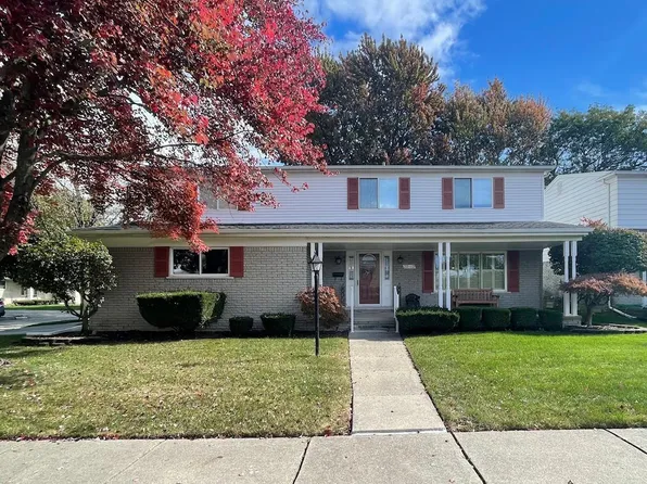 22942 Canterbury St, Saint Clair Shores, MI 48080