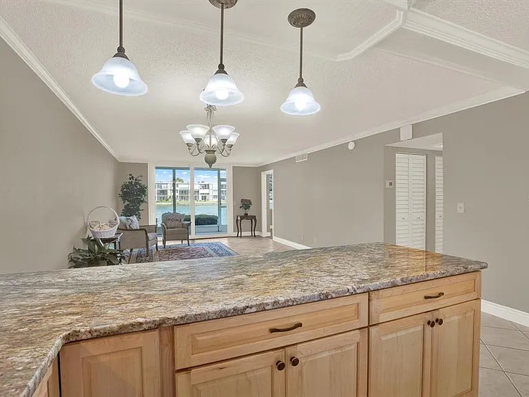 7625 Sun Island Dr S #107 — Photo 9