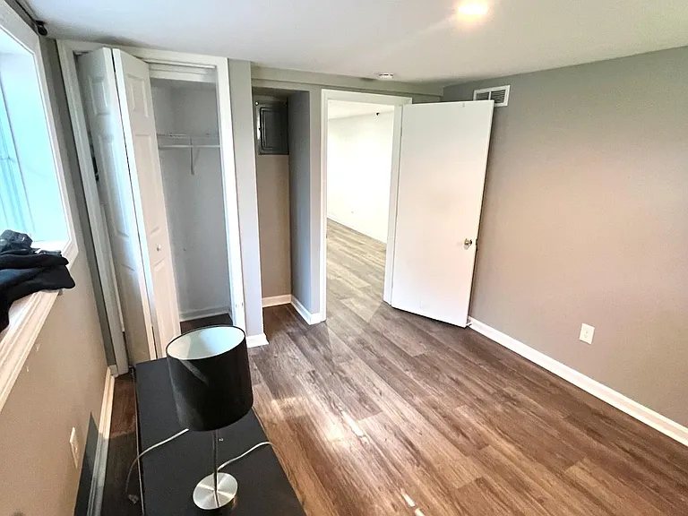 301 Poplar Dr — Photo 25