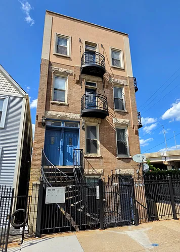 1542 W Wabansia Ave #2 Photo 1