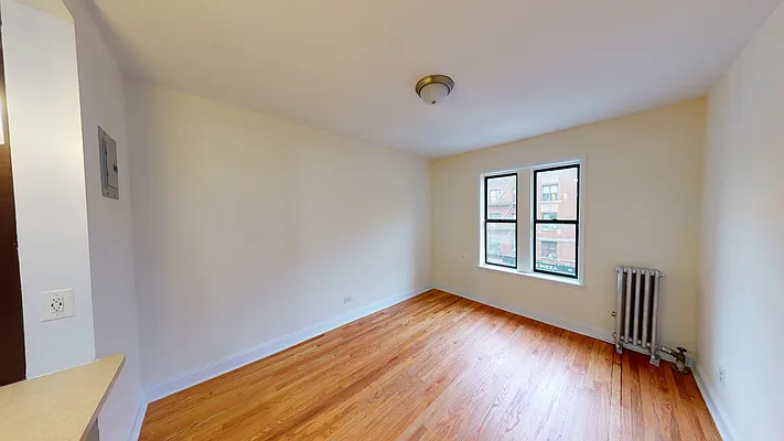 Rented by Revona Properties | media 14