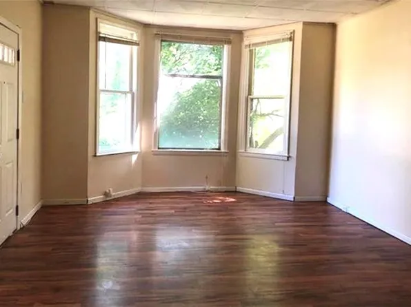 5616 S 9th St, Saint Joseph, MO 64504