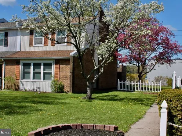 138 Forsythia Ct, Quakertown, PA 18951