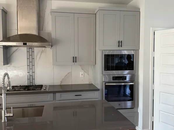 319 W A St, Eagle Lake, TX 77434