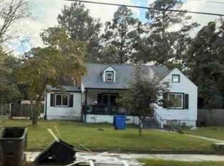 206 Sherman Dr, Fayetteville, NC 28301