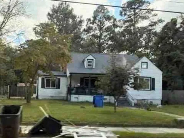 206 Sherman Dr, Fayetteville, NC 28301