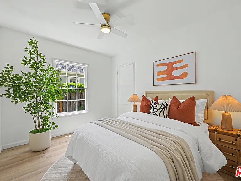 5119 Enfield Ave — Photo 15
