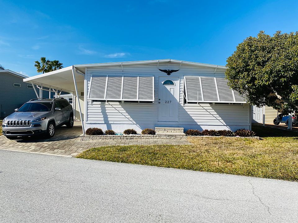 1st image of 227 Arbor Ln