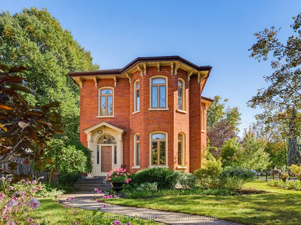 55 Queen St, Belleville, ON K8N 1T8