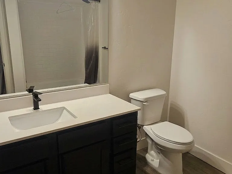 Maine Ave Apartments — Photo 20