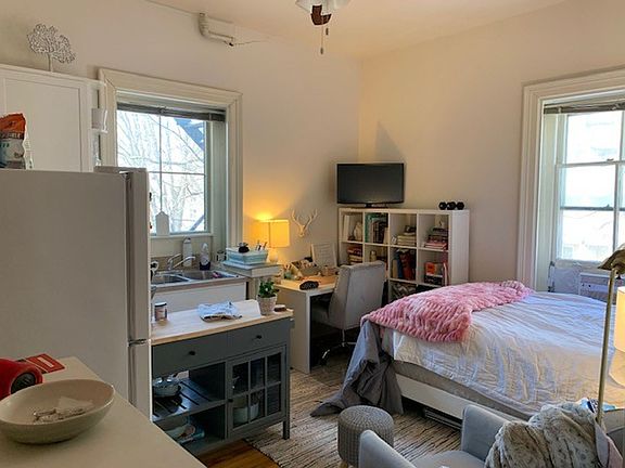 3rd image of 104 E Gilman St #0ef3a9e2f