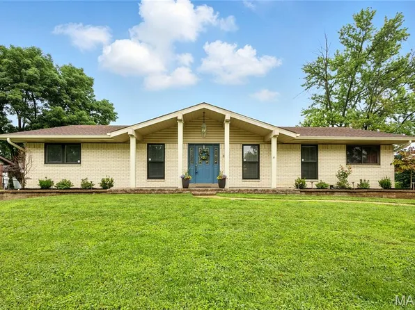 5839 Pebble Oak Dr, Saint Louis, MO 63128