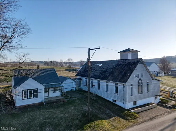 8897 Barrs Mills Rd NW, Sugarcreek, OH 44681