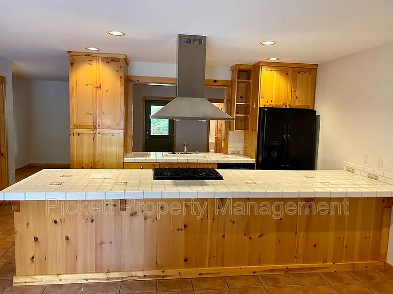 4673 NW Walgren Dr #C — Photo 2