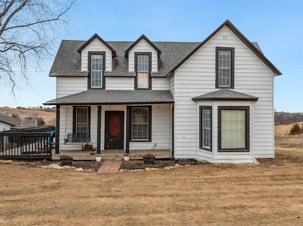 504 N Central Ave, Lacona, IA 50139