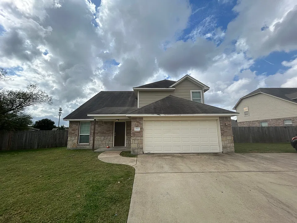 2502 Horse Shoe Dr