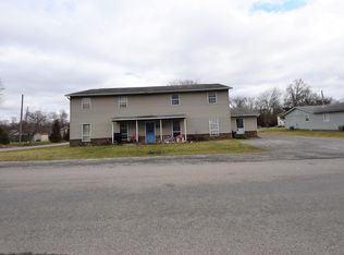 908 S 10th St, Herrin, IL 62948