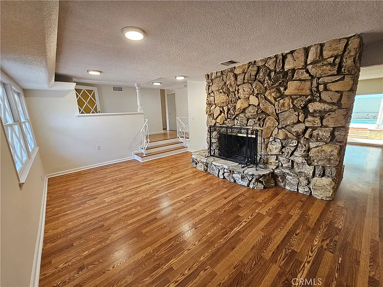 4642 Briggs Ave — Photo 28