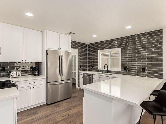 Beautifully updated kitchen