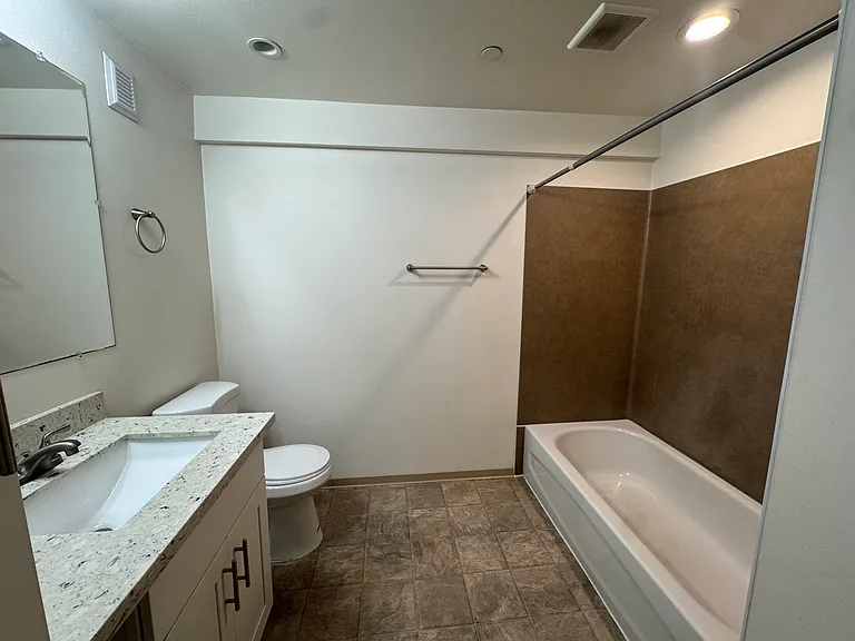 215 Pontius Ave N #D — Photo 3
