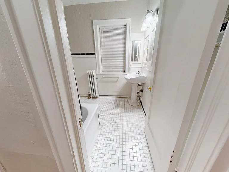 2729 Euclid Heights Blvd — Photo 9