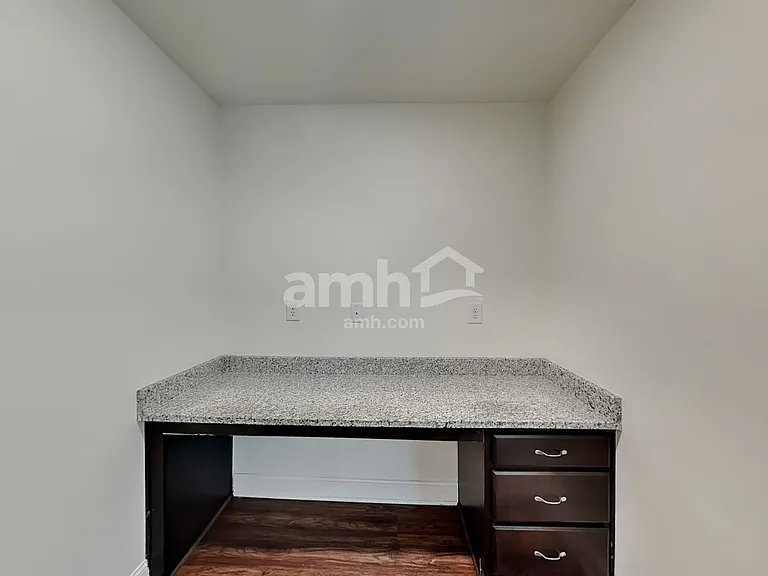 1109 Ashlyn Ct — Photo 10
