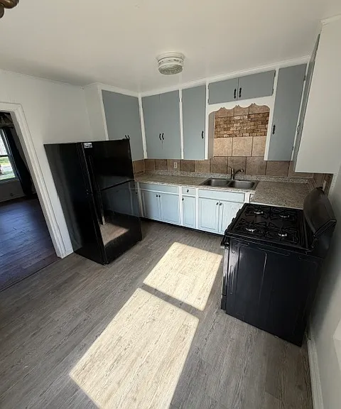613 W Beech St — Photo 4