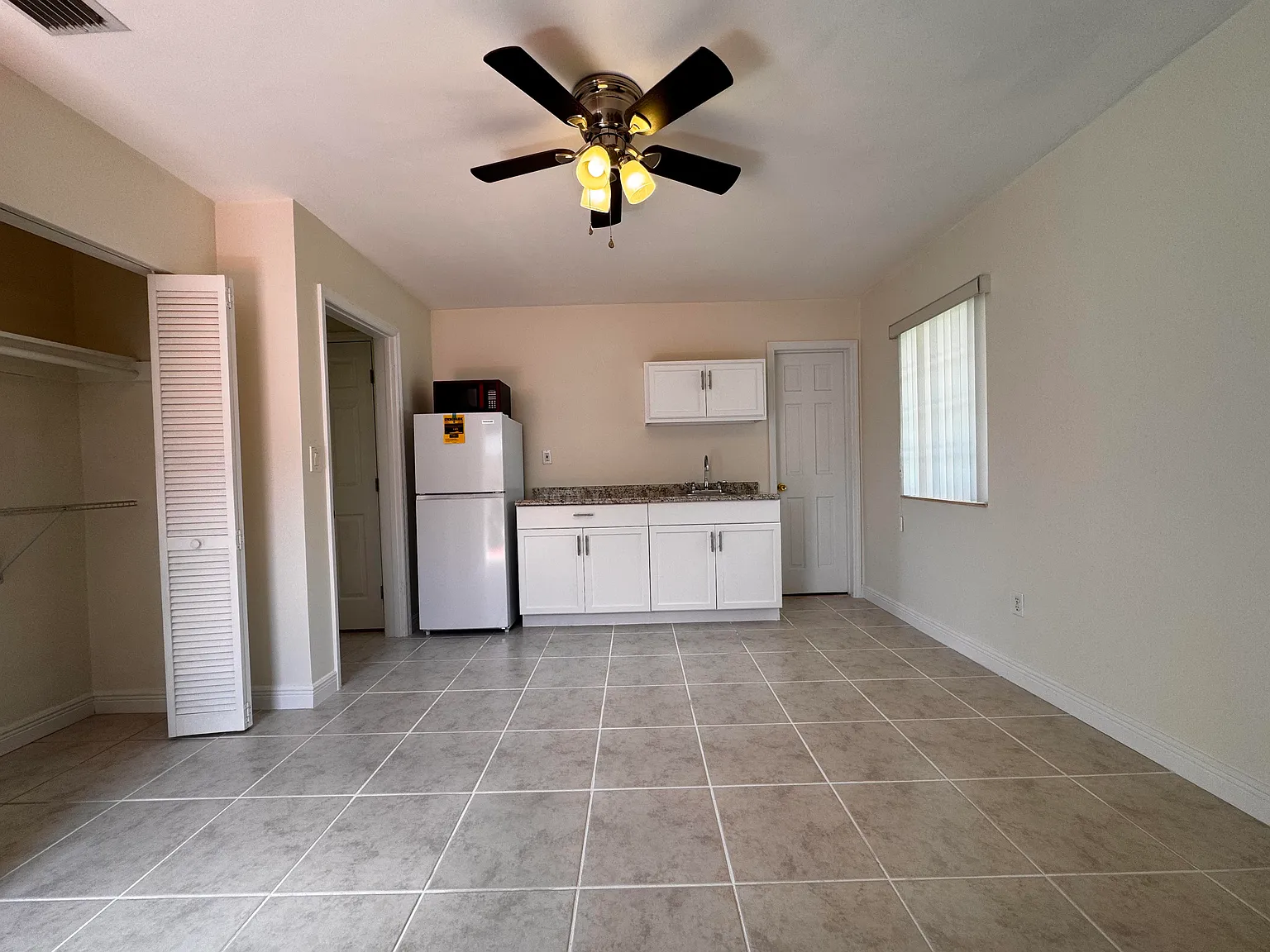 2 bed, 550 sqft, $1,500 — Photo 2