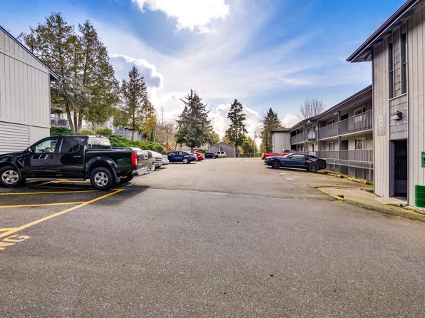 Park Ridge Apartments, 2002 Magnuson Way APT 302, Bremerton, WA 98310