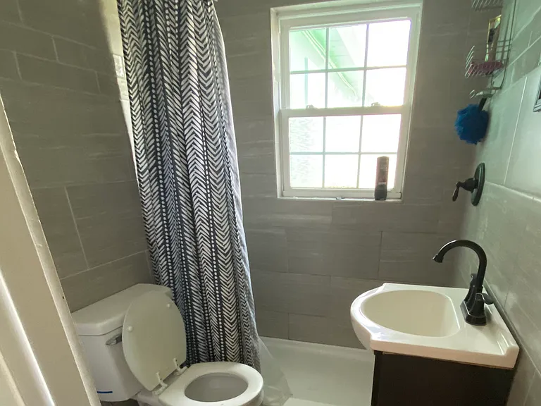 521 Mobile Ave — Photo 8
