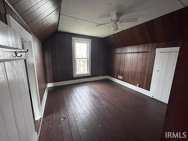 111 E 2nd St — Photo 15