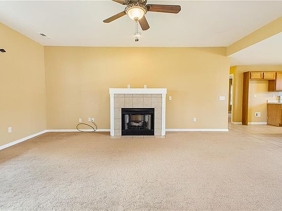 5th image of 4002 SW Surrey Ave