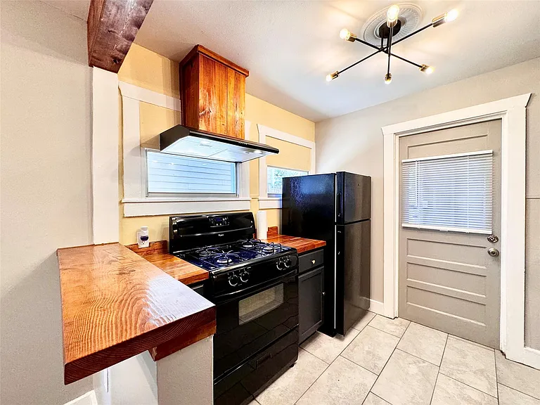 1018 Dunbar St — Photo 15